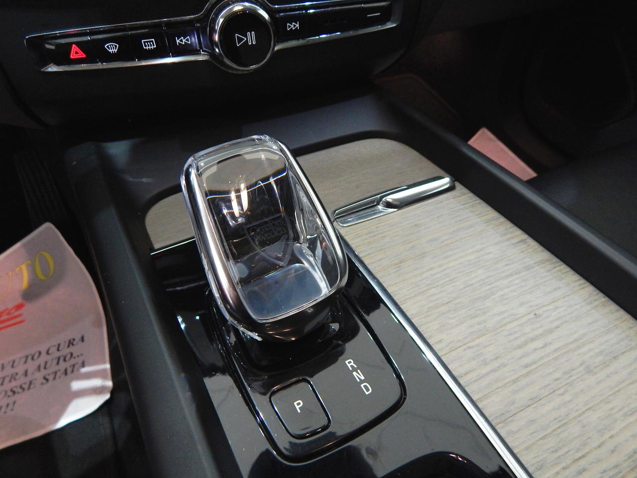 Volvo XC60 2.0 b4 Plus Bright Pro Aut. TETTO-NAVI-PELLE-PARK