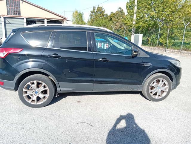 FORD Kuga 2.0 TDCI 150 CV S&S 4WD Powershift Titanium