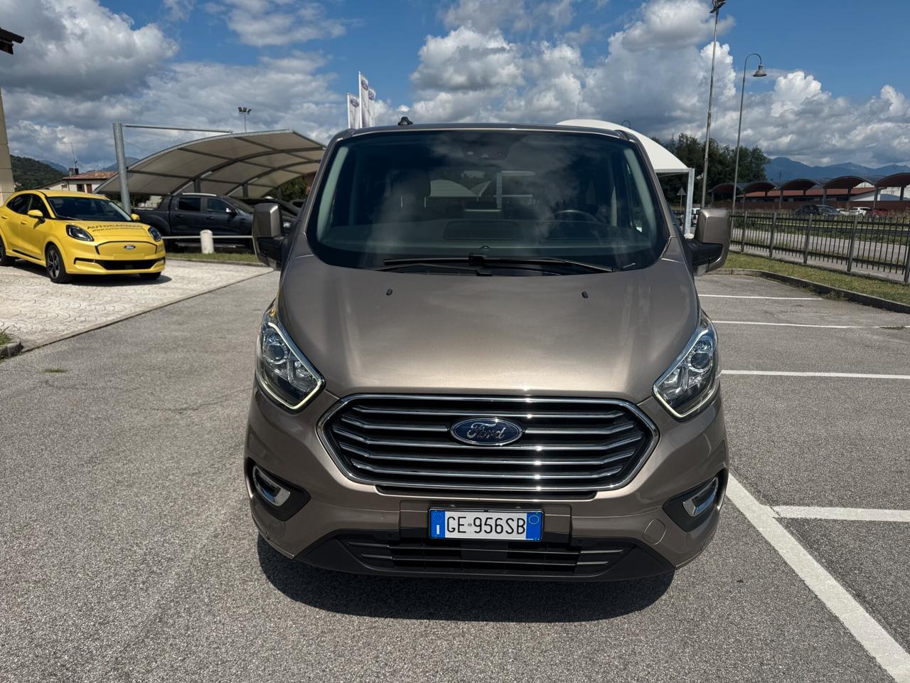 Ford Tourneo Custom Tit. 2.0MHVE 130CV PassoC. 8p