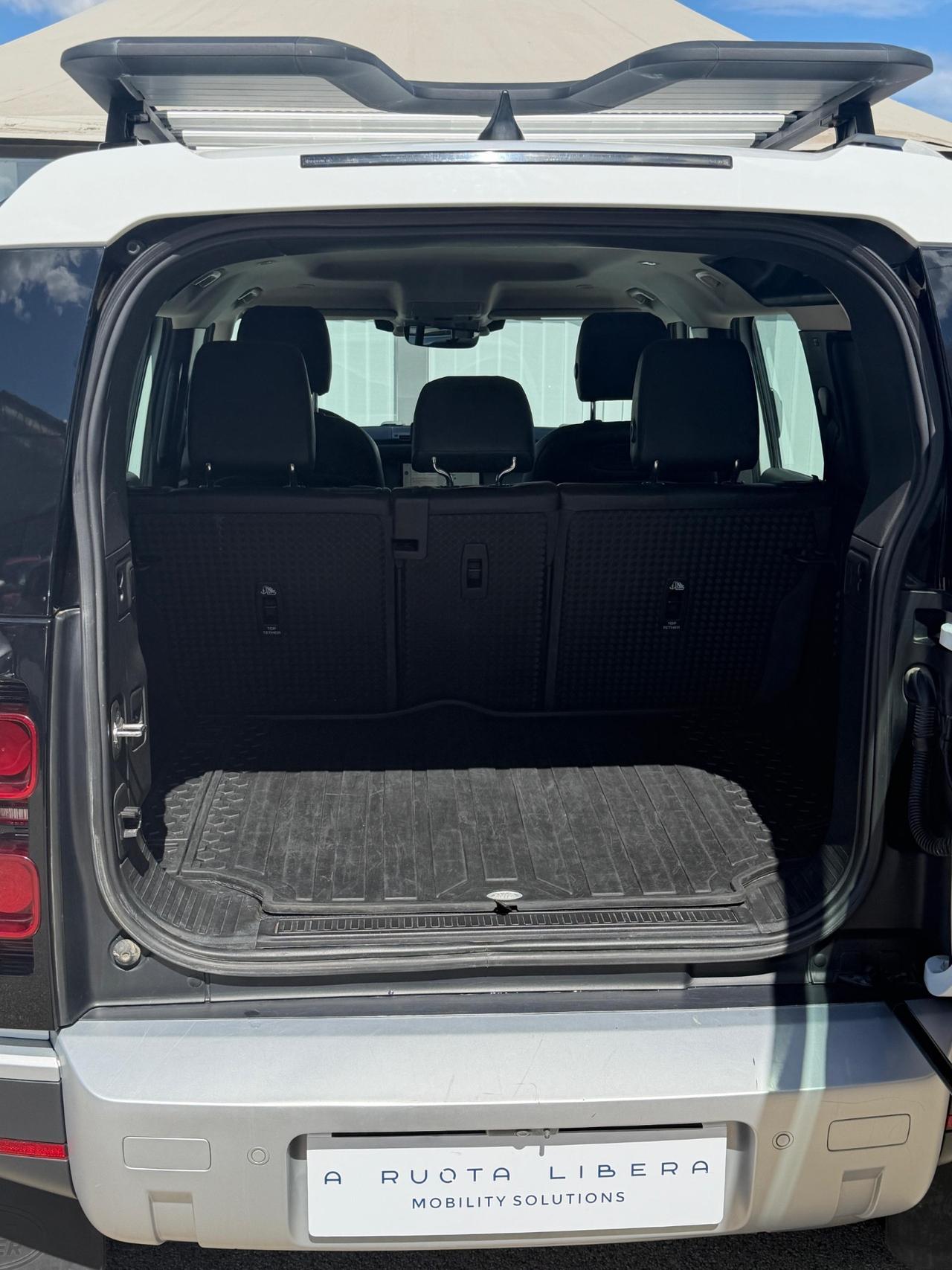 Land Rover Defender 110 2.0 SD4 240 CV AWD SE - Allestimento Full Explorer Pack