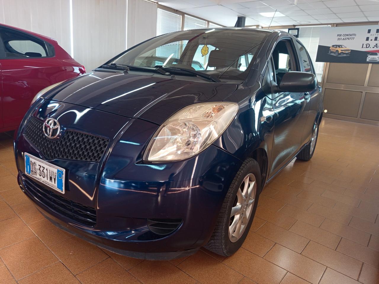 Toyota Yaris 1.0 5 porte, 126 Mila chilometri ok neopatentati