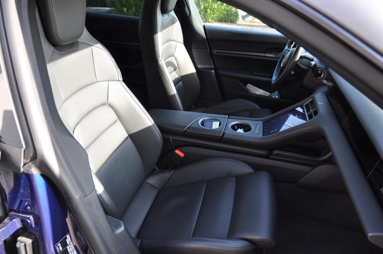 Porsche Taycan 4 Cross Turismo