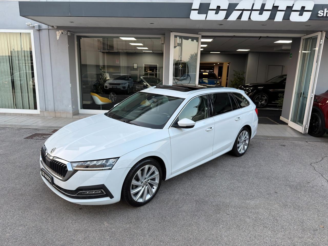 Skoda Octavia 1.5 G-TEC DSG Wagon Style