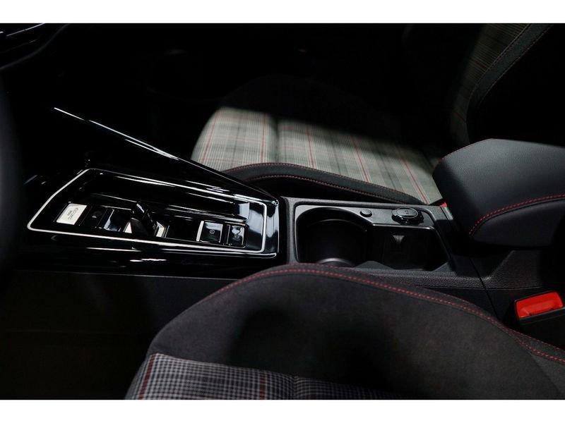 Volkswagen Golf 2.0 TSI GTI DSG 8.5 DCC MATRIX CAMERA TETTO HARMAN