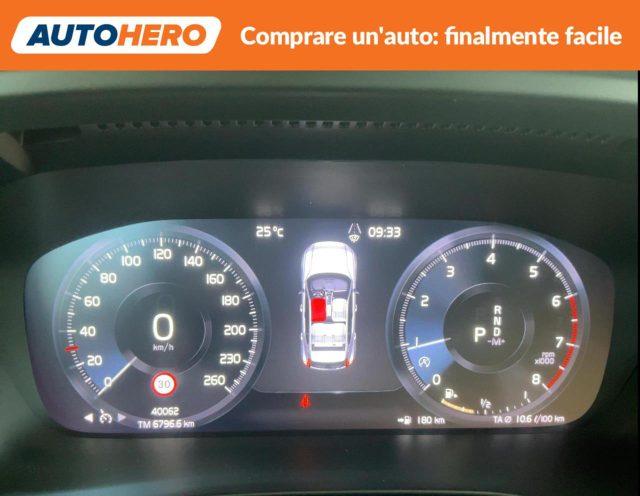 VOLVO XC40 T2 Geartronic Momentum Pro