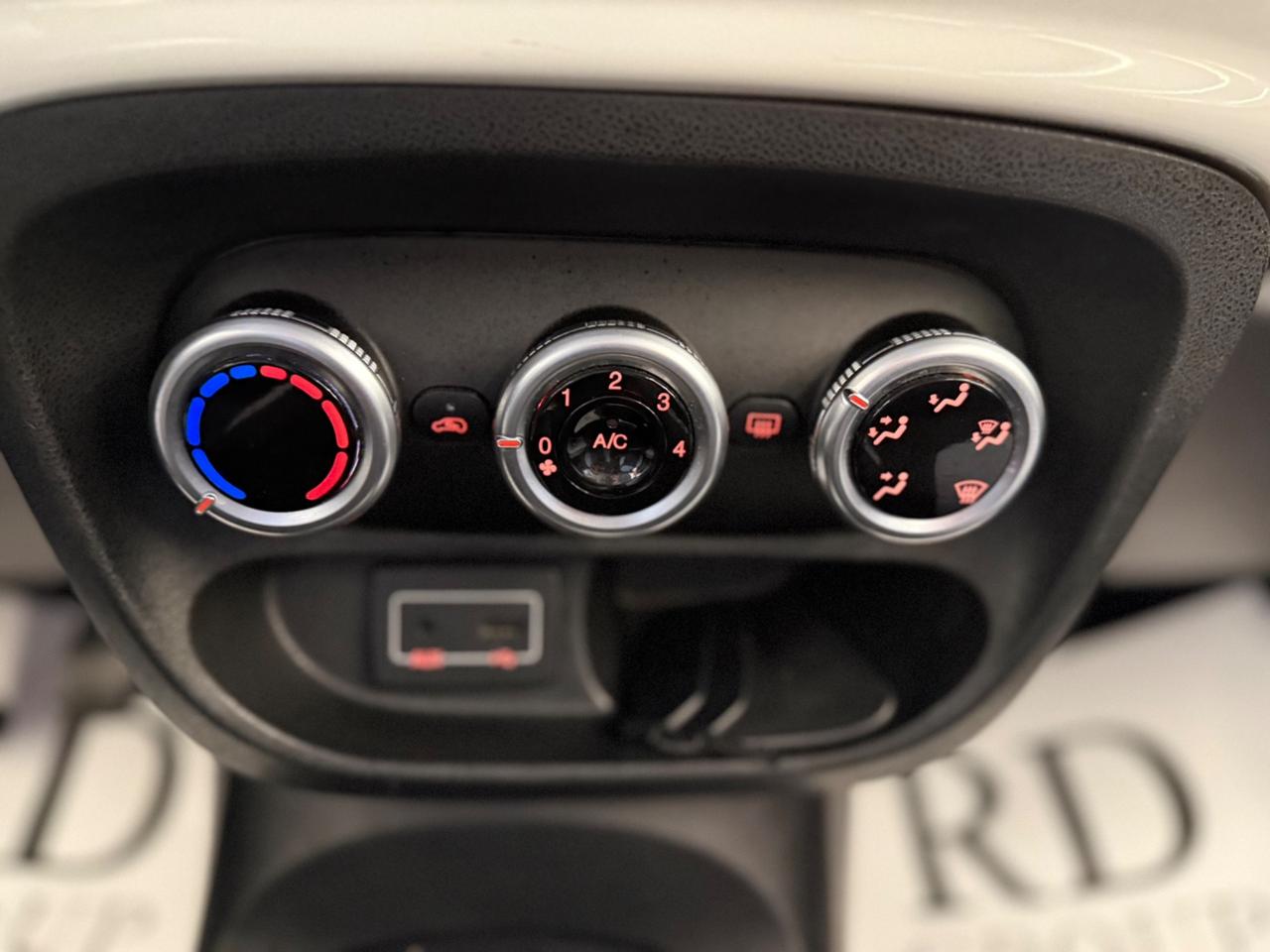 Fiat 500L 1.4 Lounge 95cv okneopatentati