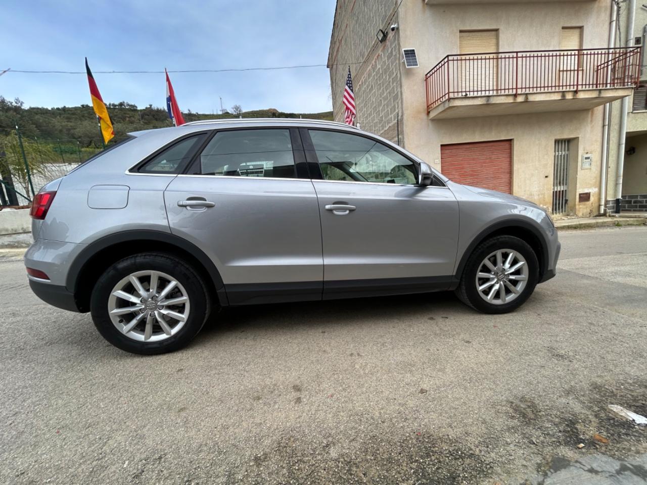 Audi Q3 2.0 TDI 120 CV Sport