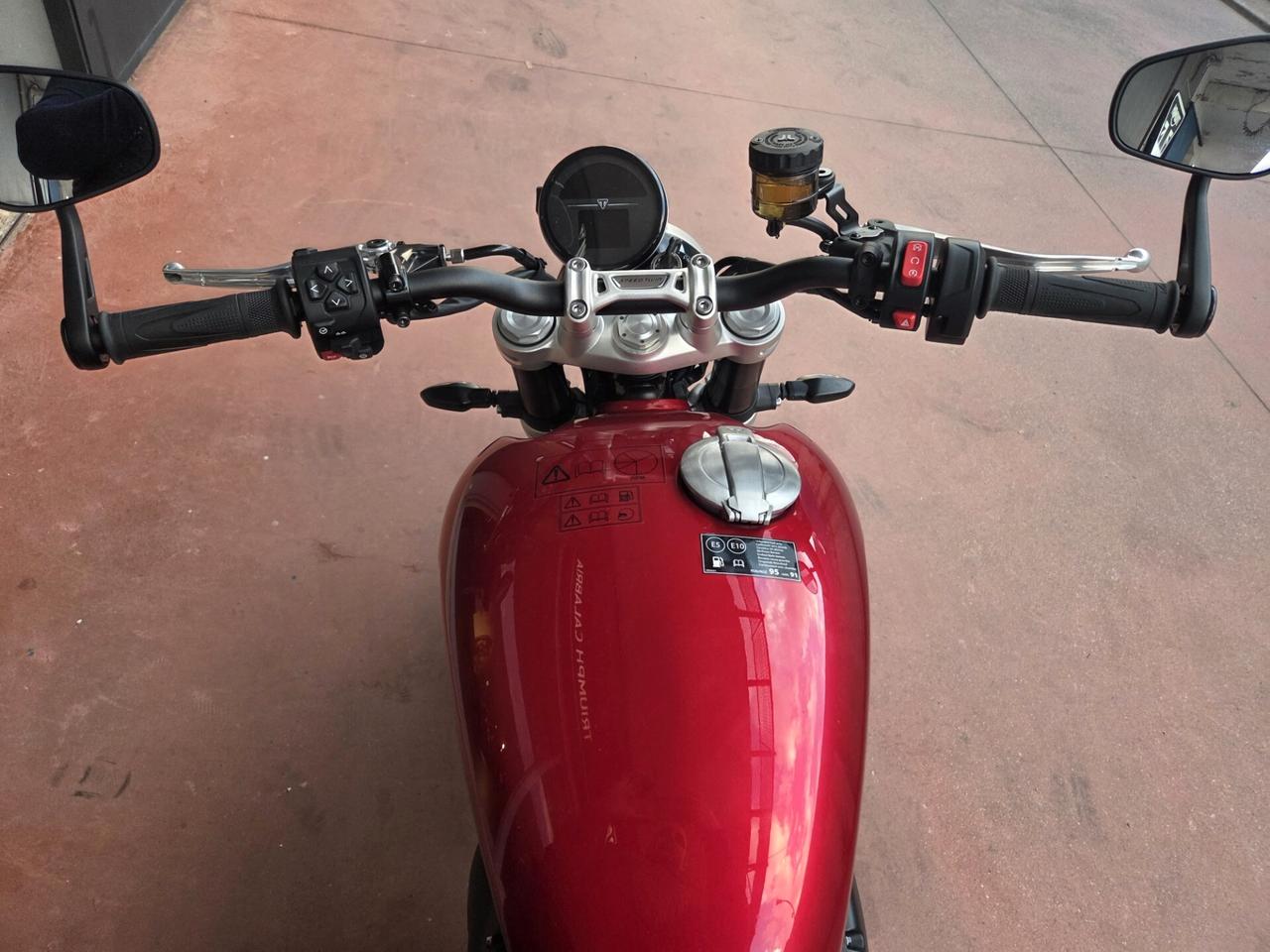 TRIUMPH SPEED TWIN 1200 AZIENDALE