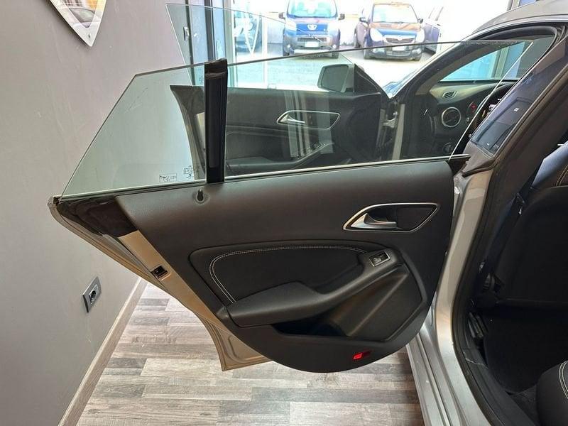 Mercedes-Benz CLA CLA 180 d S.W. Automatic Premium Dark Night