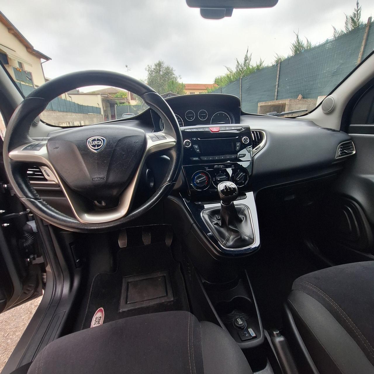 LANCIA YPSILON GARANZIA 12 MESI