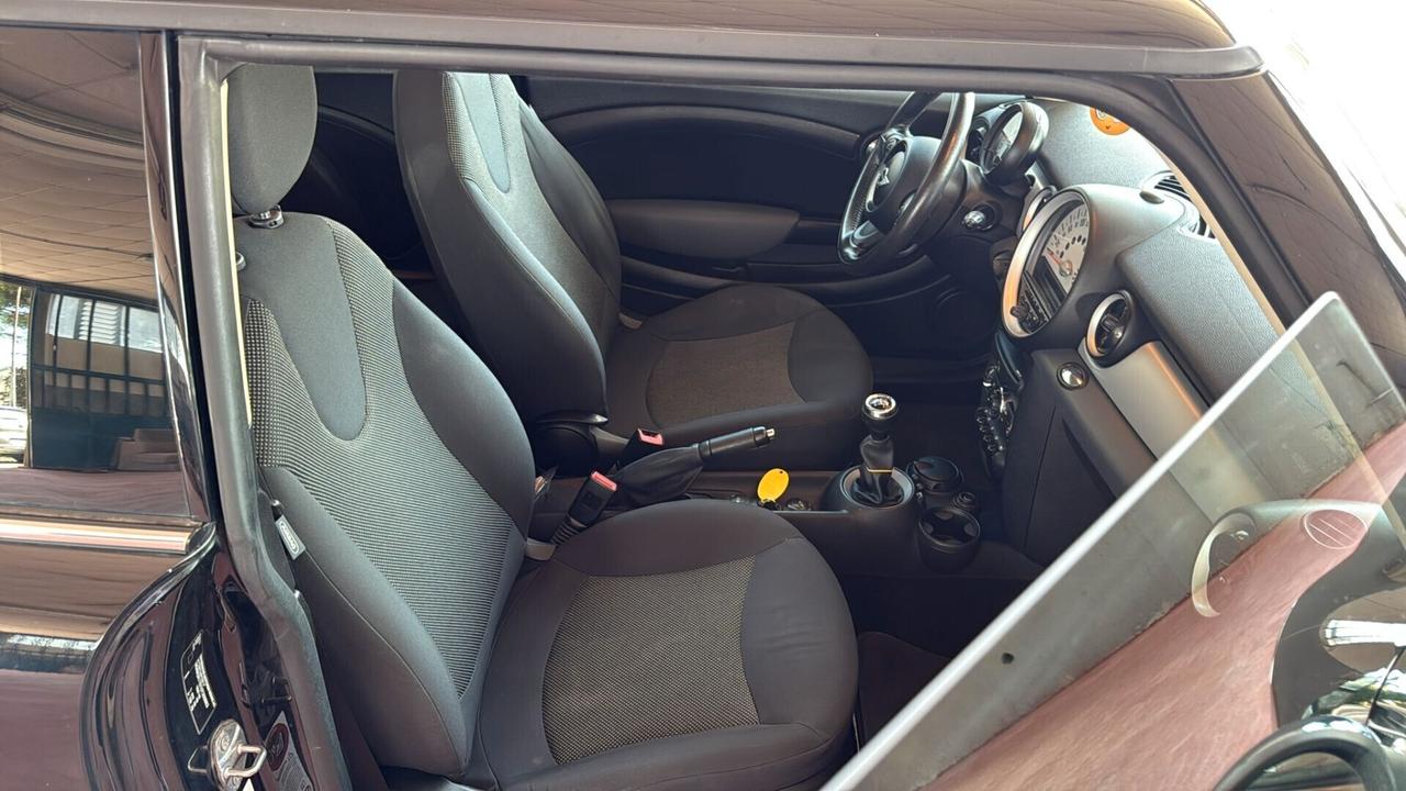 Mini 1.6 16V One (55kW)