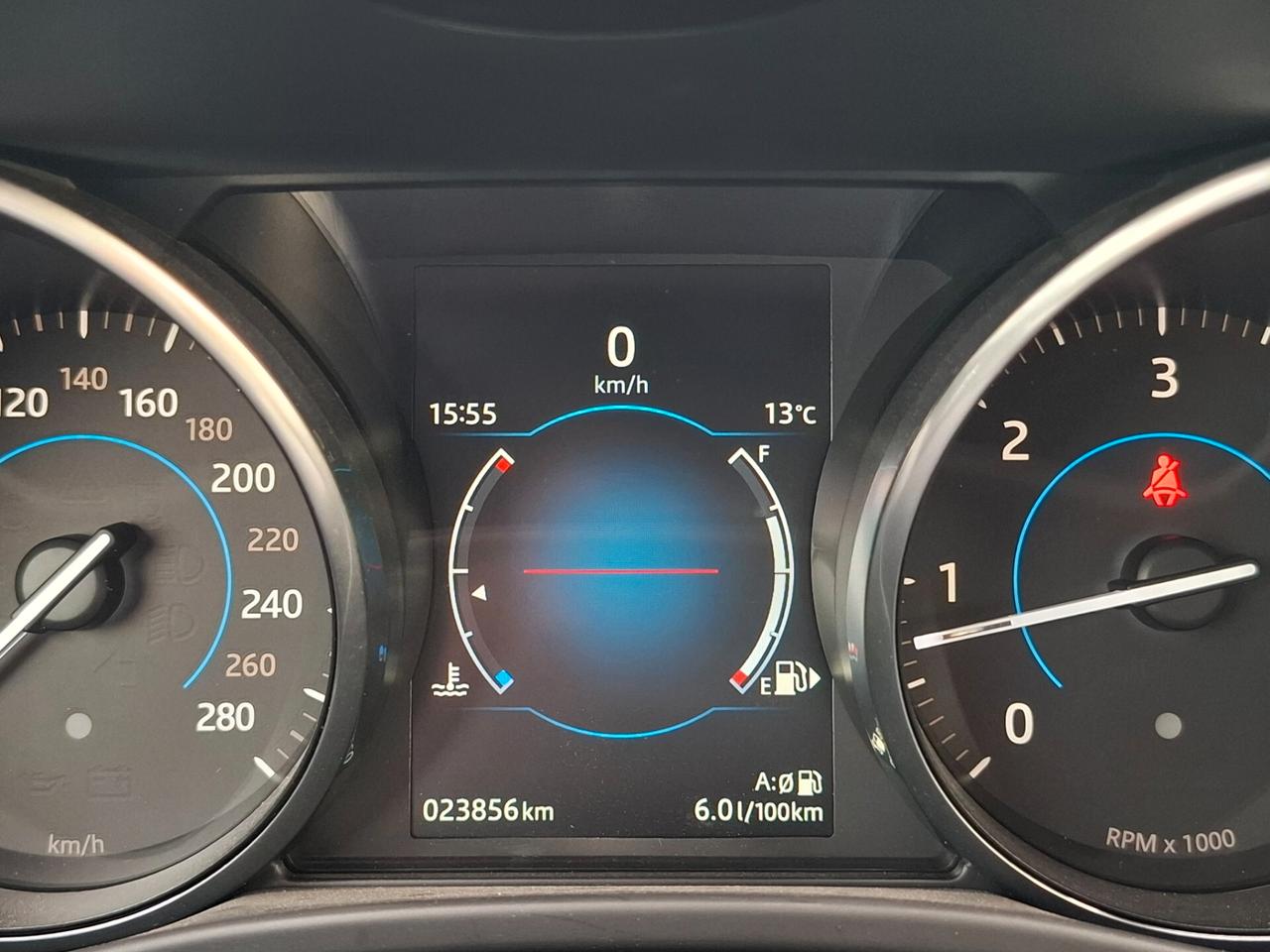 Jaguar XE 2.0 D 180cv *SOLO 23.000 KM*