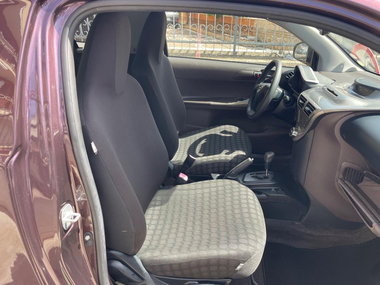 Toyota iQ 1.0 Sol