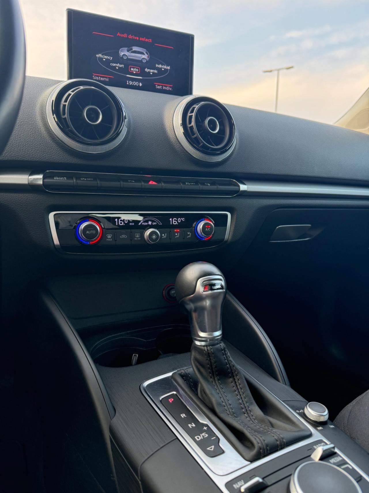 Audi A3 1.6 TDI clean diesel S tronic Ambition