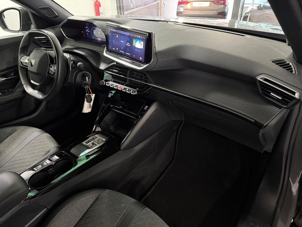 Peugeot 2008 BlueHDi 130 S&S EAT8 Allure