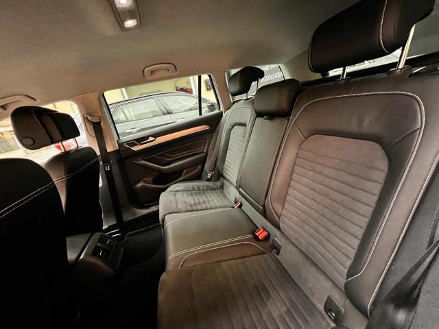 VOLKSWAGEN Passat Variant 2.0 TDI SCR EVO DSG Executive