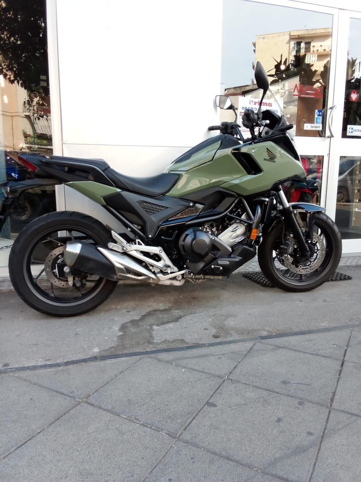 Honda NC 750 CAMBIO DCT
