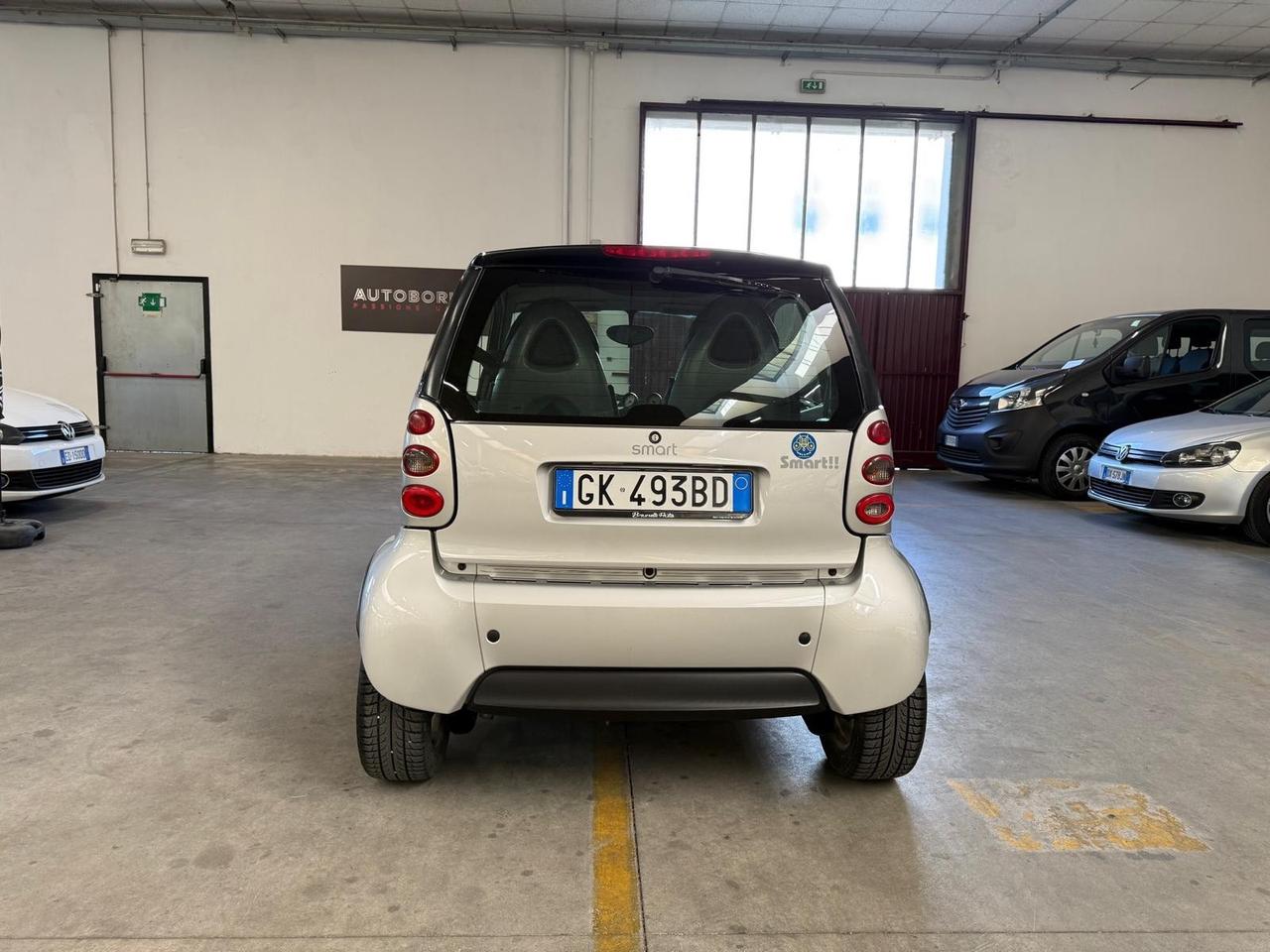 Smart 700 city-coupé pure (45 kW)