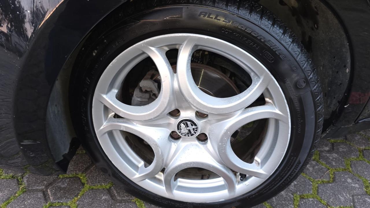 Alfa Romeo MiTo 1.3 JTDm-2 95 CV S&S Distinctive Sport Pack