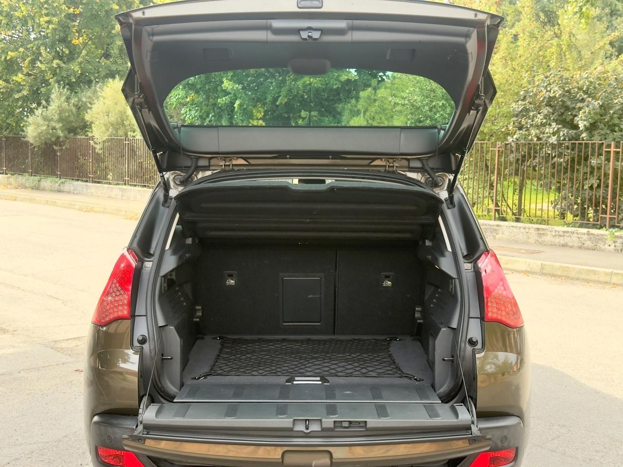 Peugeot 3008 1.6 HDi 110CV cambio robotizzato Tecno