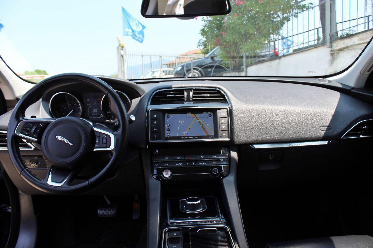 JAGUAR - F-Pace - 2.0 D 180 CV AWD aut. Portfolio