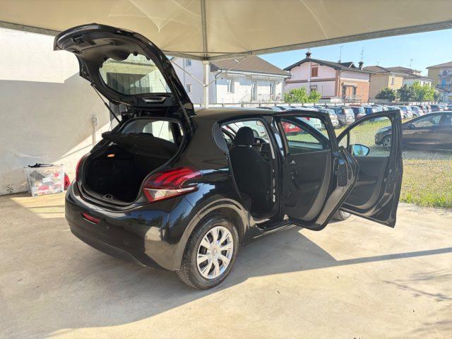 PEUGEOT 208 1.2 82cv 5 porte POCHI CHILOMETRI OK NEOPATENTATI