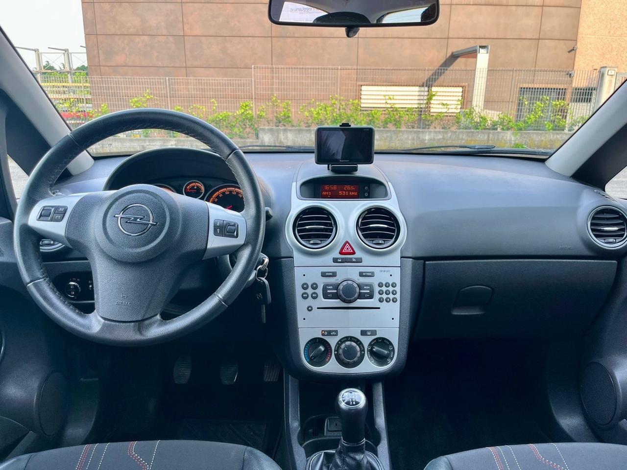 Opel Corsa 1.3d 2013 142.000km catena appena sostituita