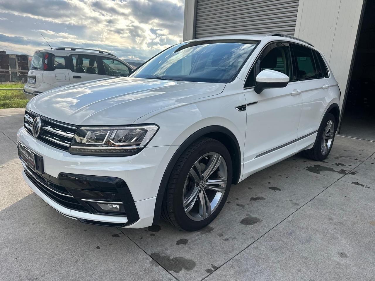 Volkswagen Tiguan 1.6 TDI SCR R.LINE