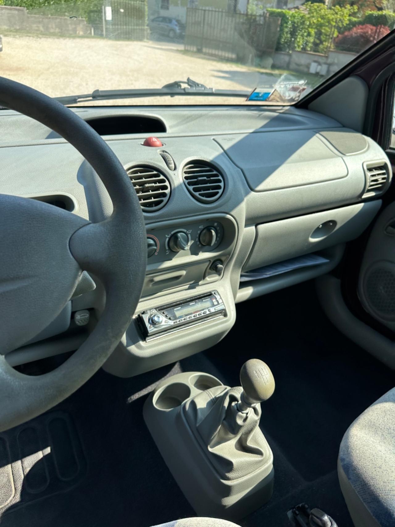 Renault TWINGO 1.2i NEOPAT KMCERT