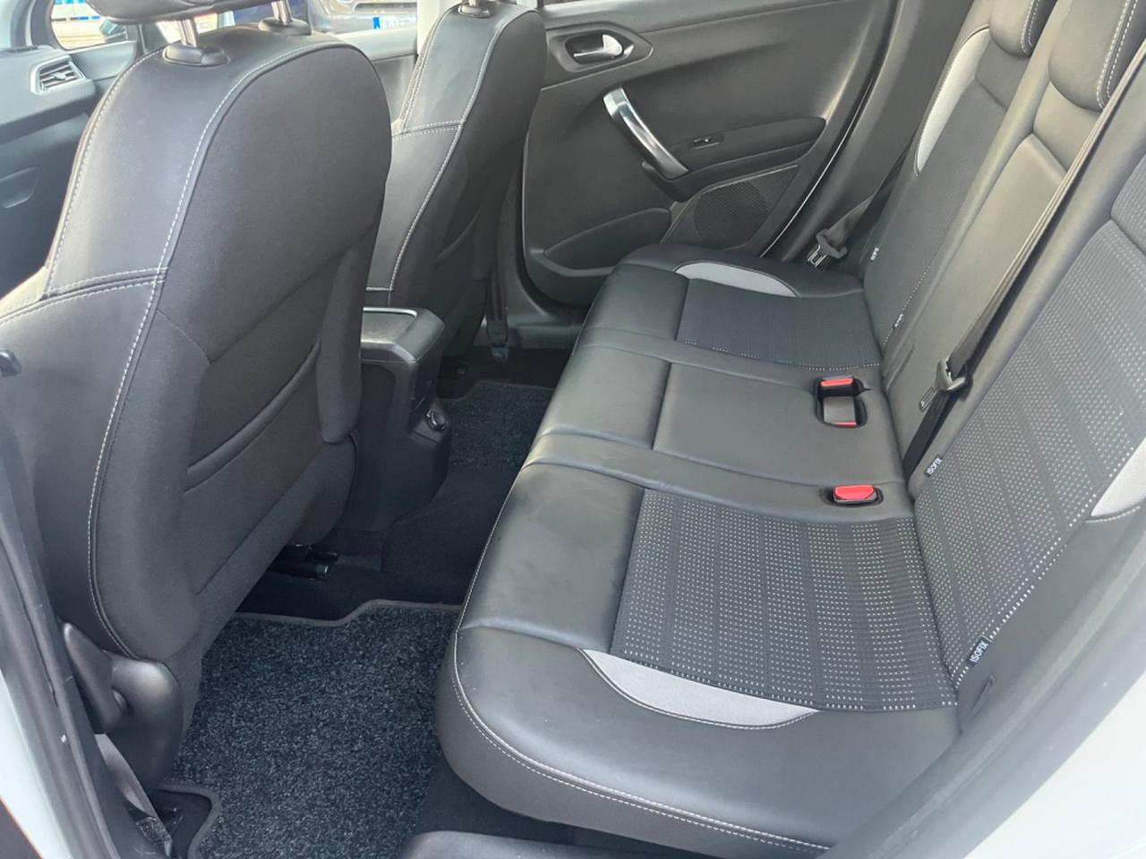 Peugeot 2008 BlueHDi Allure Unipro 2015