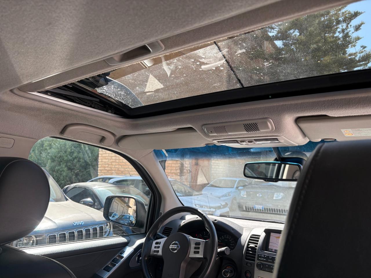 Nissan Navara 2.5 dCi 4 porte Double Cab LE