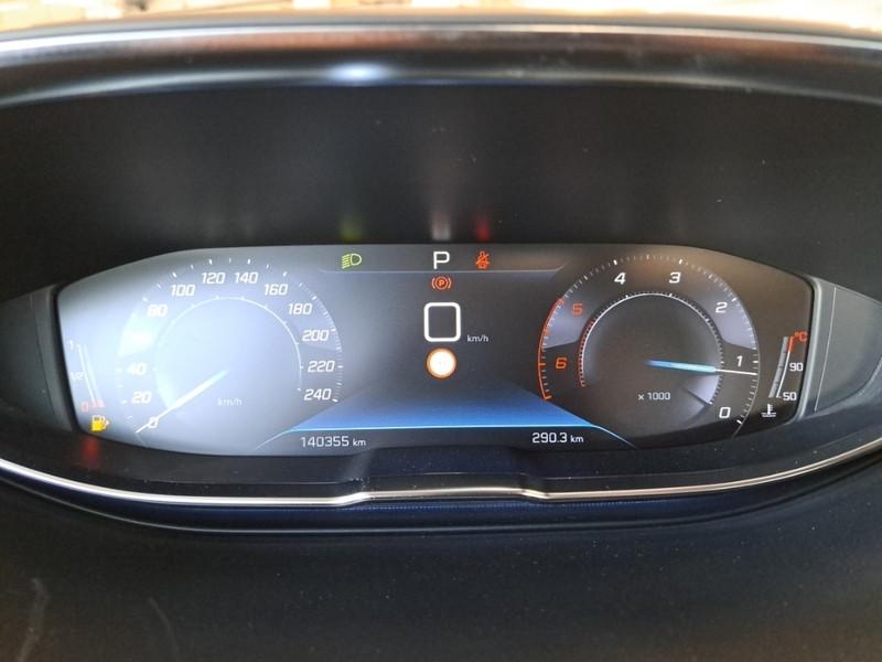 PEUGEOT 3008 BLUEHDI 130 EAT8 SES BUSINESS SUV