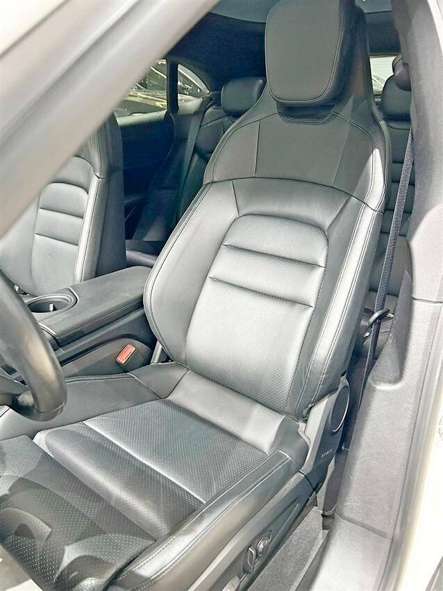 Porsche Taycan 4 Cross Turismo
