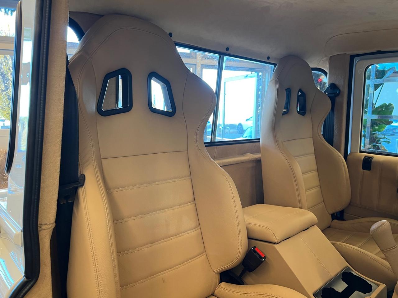 Land Rover Defender 110 2.4 TD4 High Capacity Pick Up E "The world's style"