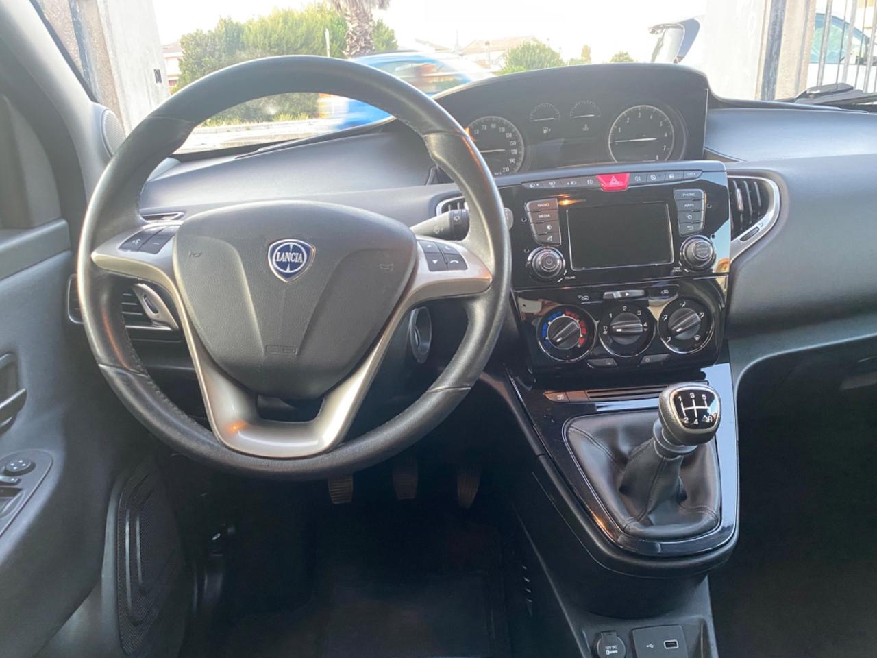 Lancia Ypsilon 1.2 69 CV 5 porte Gold