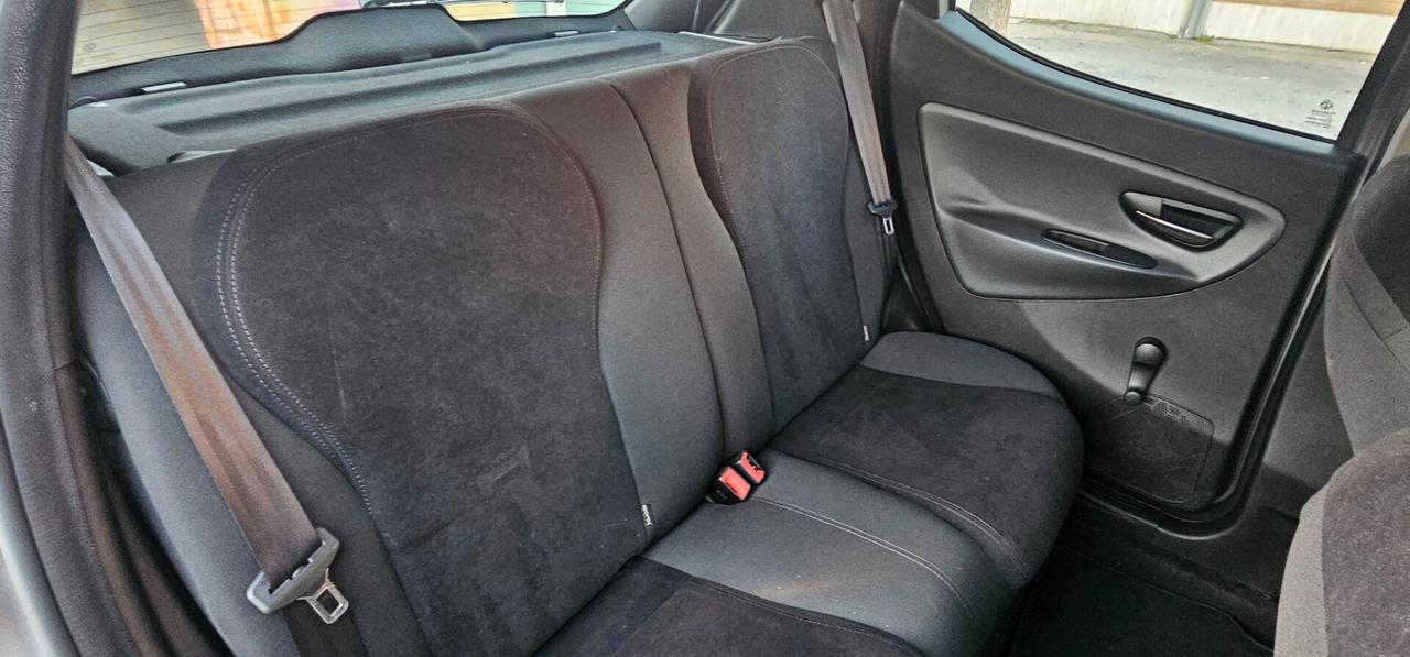 Lancia Ypsilon 0.9 TwinAir 85 CV Metano Ecochic