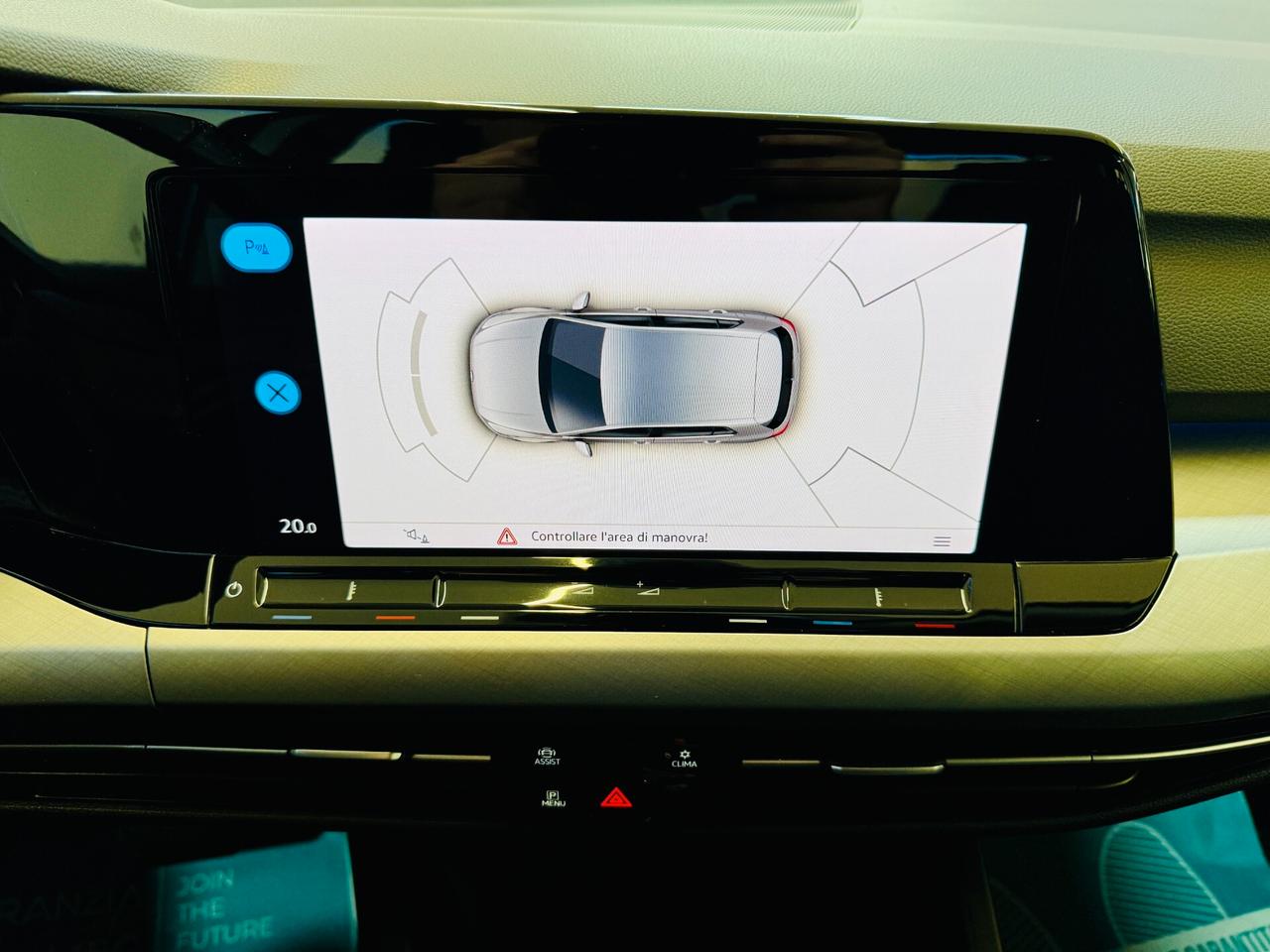 Volkswagen Golf VIII 1.0 eTSI EVO DSG Virtual - Automatica