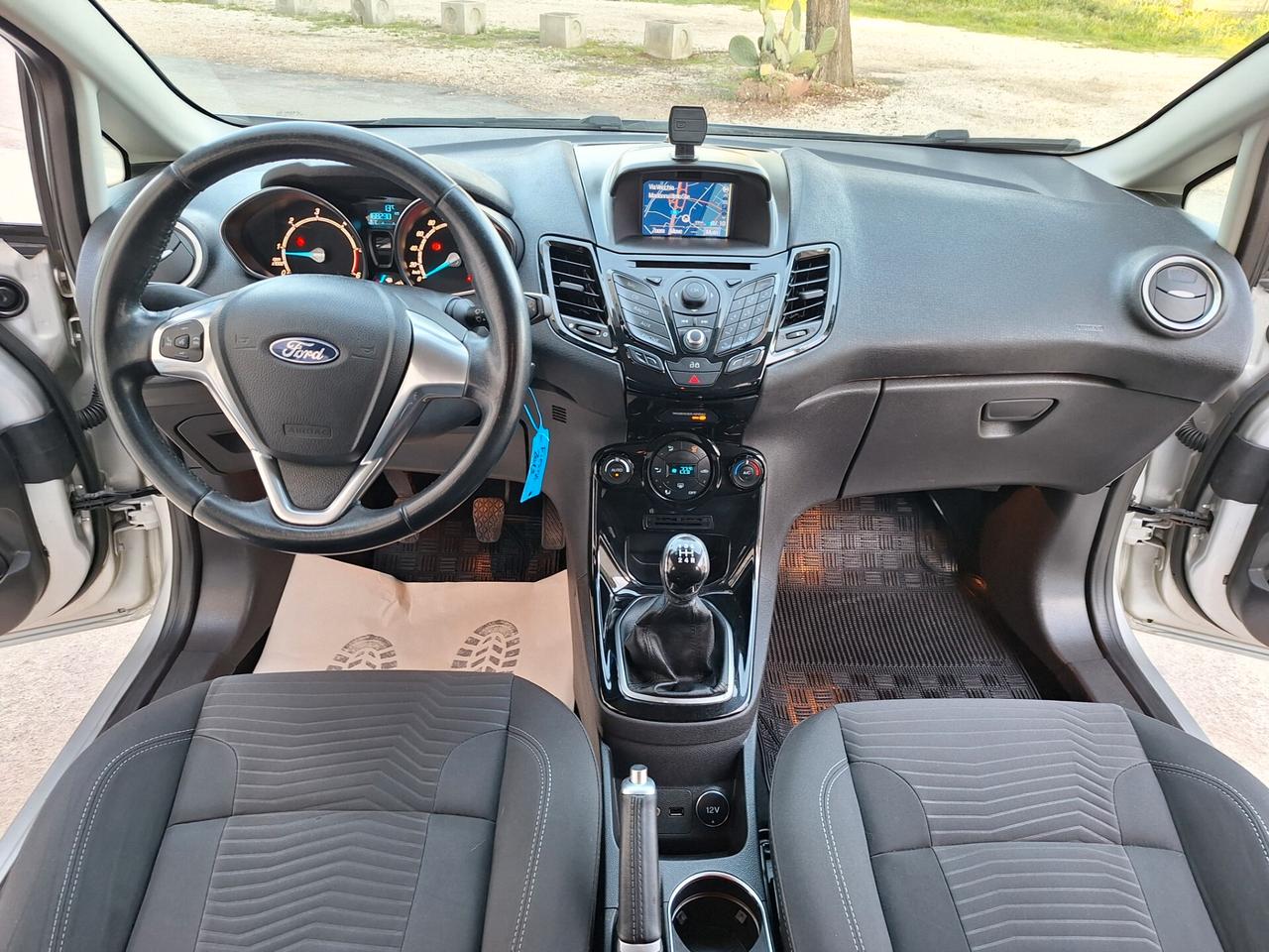 Ford Fiesta 1.5 TDCi 75CV 5 p NAVI Titanium