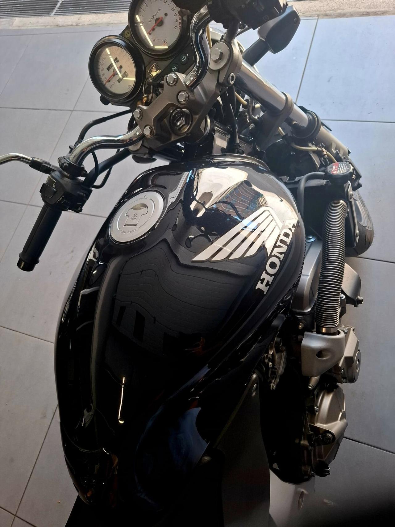 Honda hornet 600
