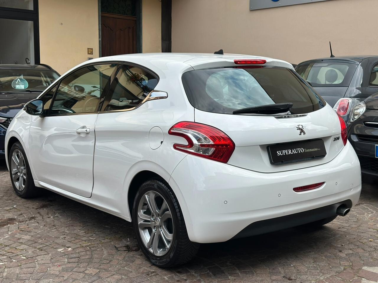 Peugeot 208 1.2 VTi CV 82 OK neopatentati
