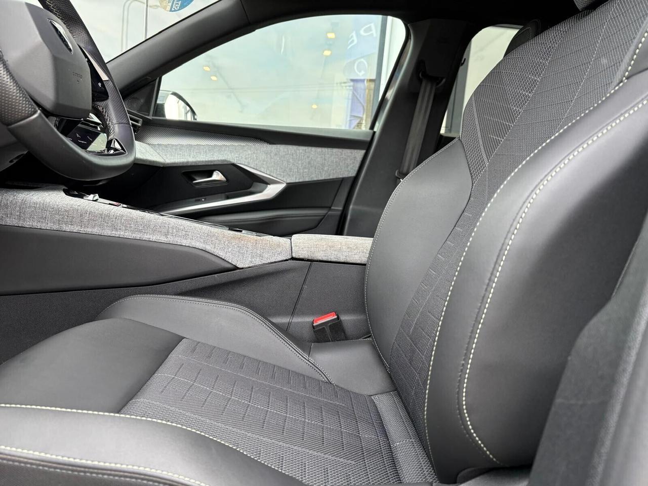 Peugeot 3008 GT Hybrid 145 e-DCS6 KM 0