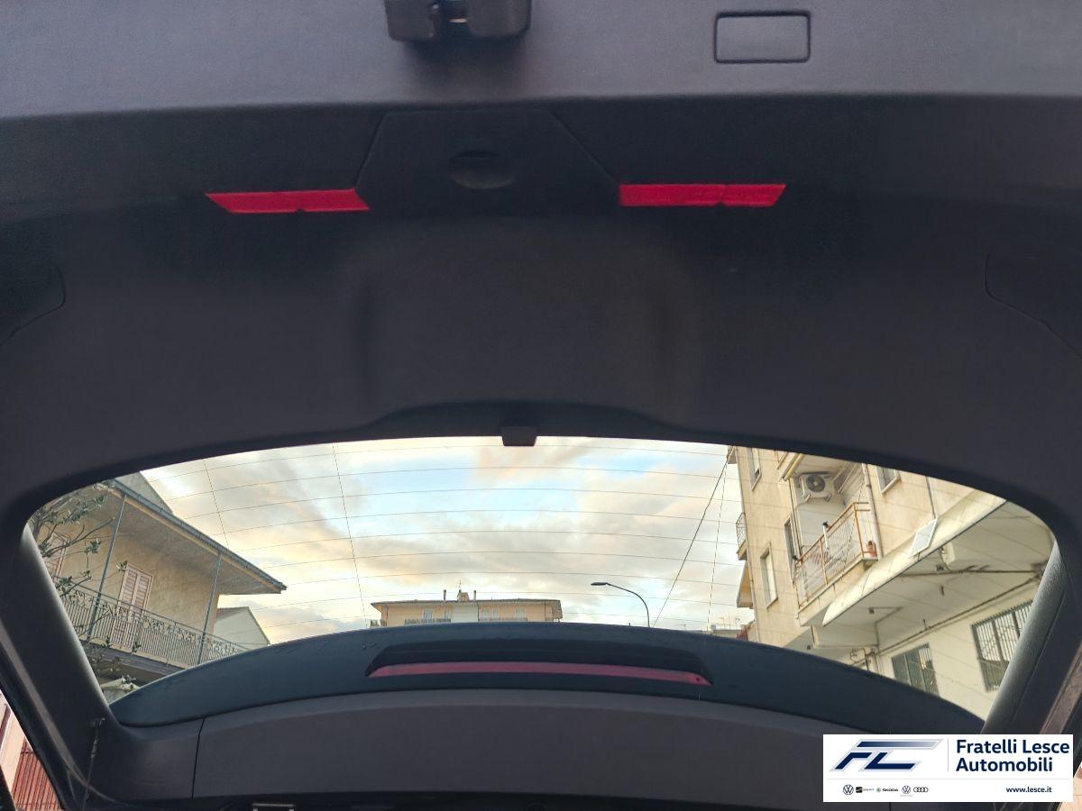 VOLKSWAGEN - T-Roc 2.0 tdi R-Line 150cv dsg (Esposiione Piano Lago)