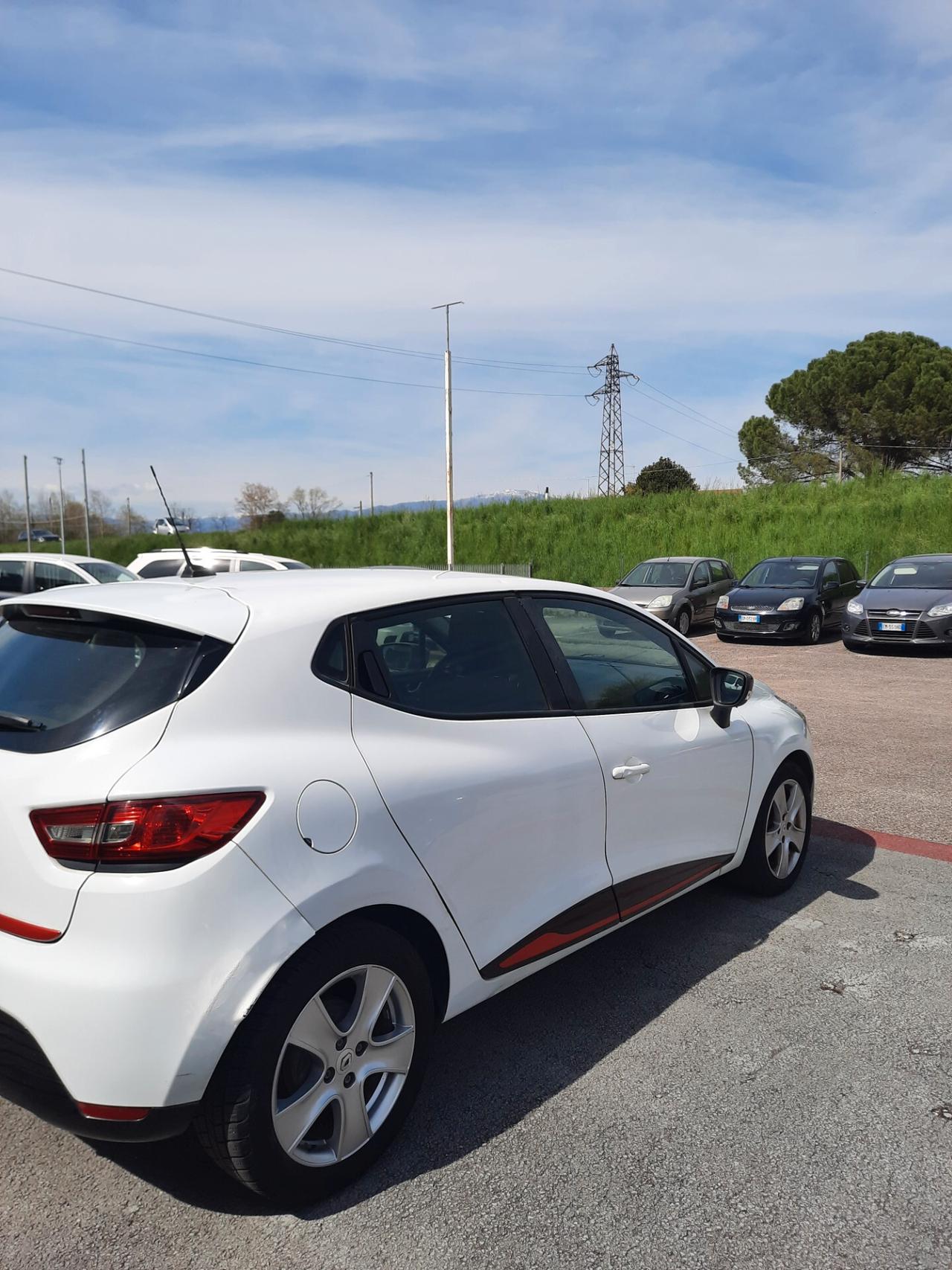 Renault Clio 1.2 75CV 5 porte Live OK NEOPATENTATI