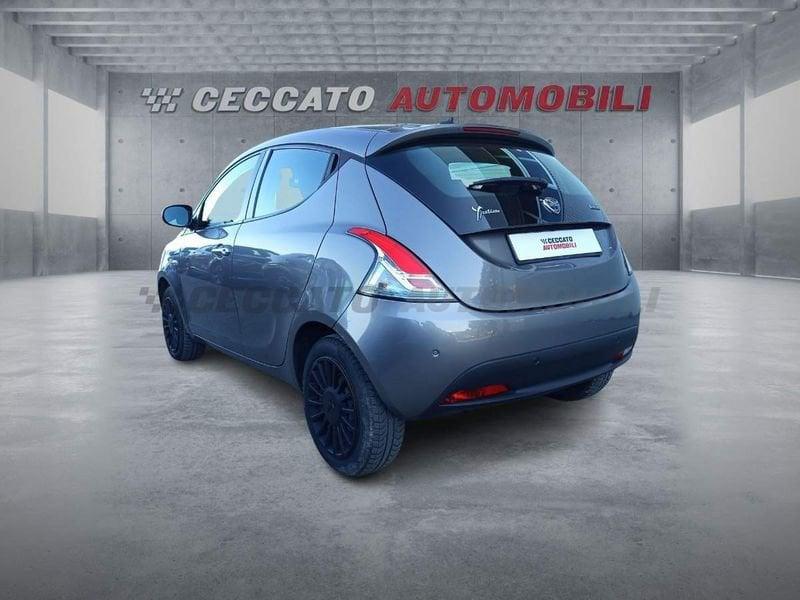 Lancia Ypsilon Ypsilon 1.0 firefly hybrid Silver s&s 70cv