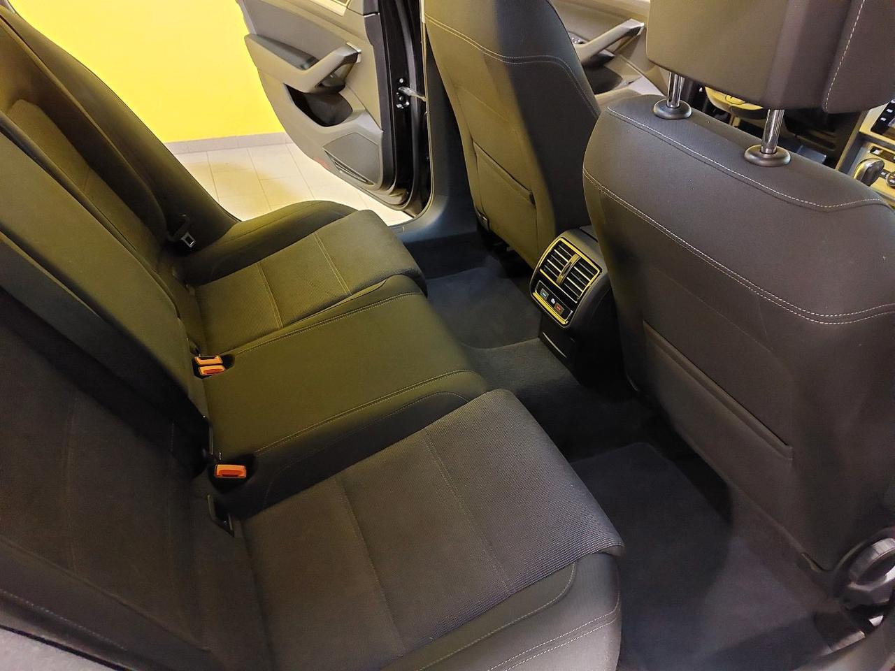 Volkswagen Passat Variant 2.0 tdi Business 150cv dsg 7m