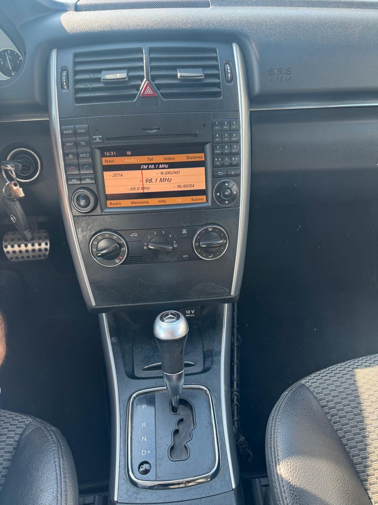 Mercedes-Benz B 200 T245 cdi Premium*AUTOMATIC*PELLE*NAVI*