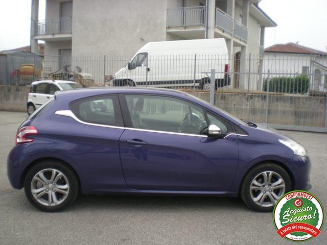 PEUGEOT 208 1.4 8V HDi 68CV 3p. - PRONTA CONSEGNA