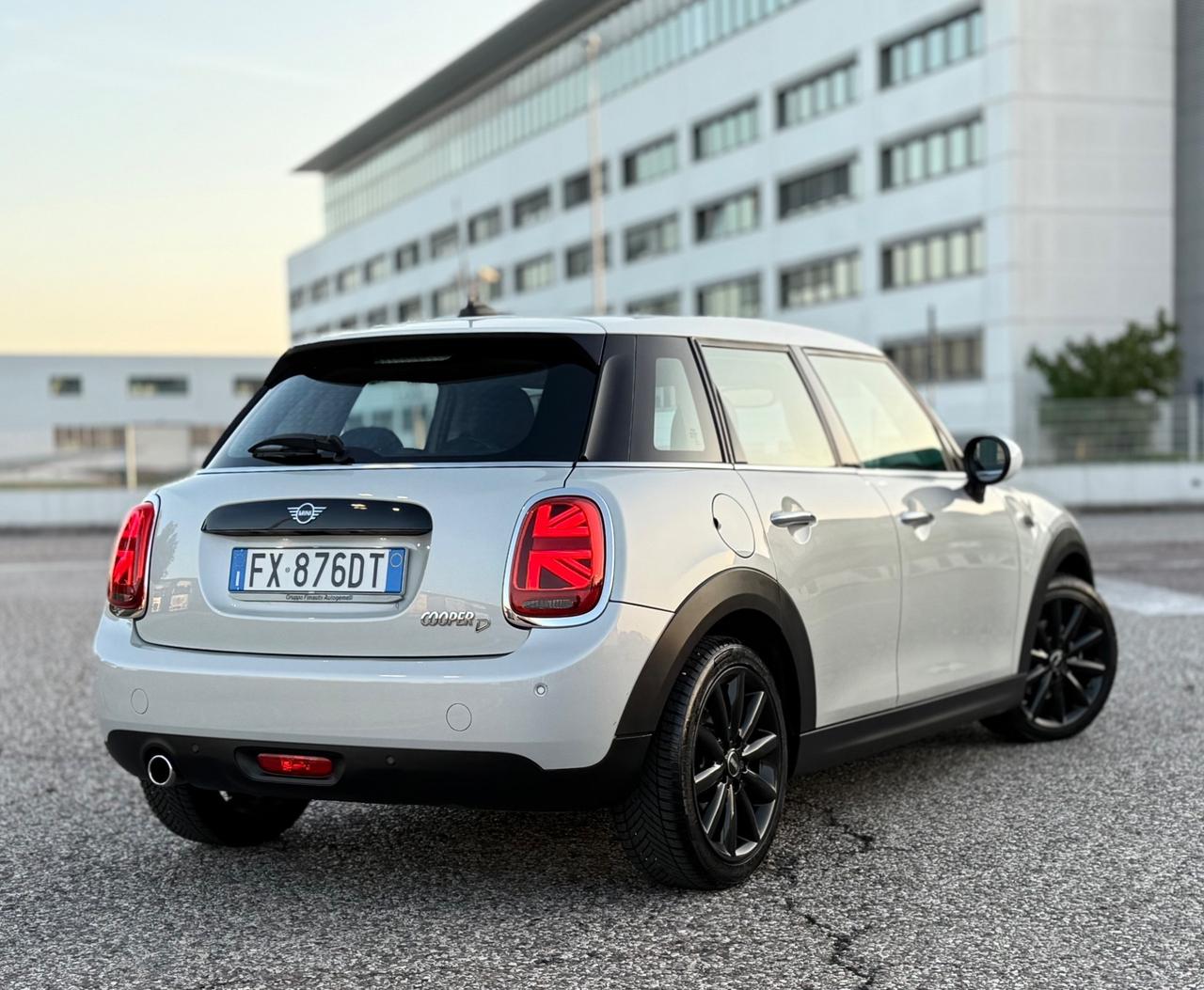Mini 1.5 Cooper D 5 porte