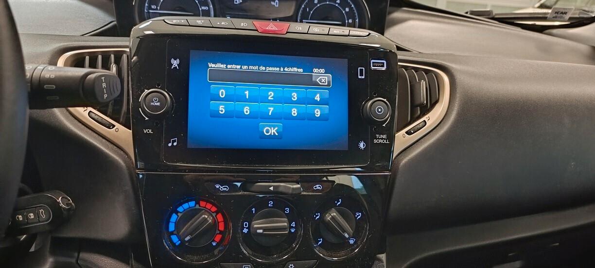 Lancia Ypsilon 1.0 FireFly 5 porte S&S Hybrid Alberta Ferretti