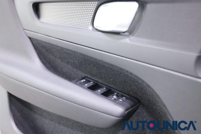 VOLVO XC40 T5 RECHARGE PLUG-IN HYBRID R-DESIGN